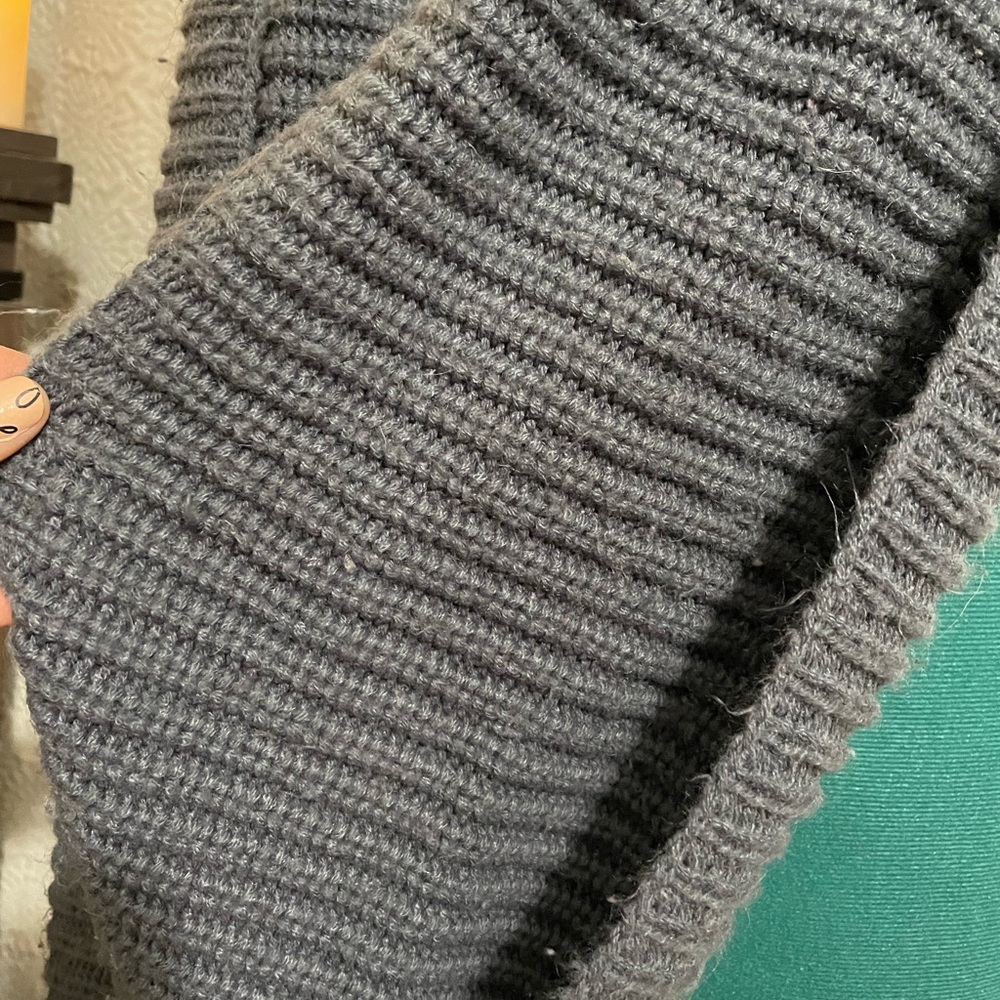 Gray Infinity Scarf - Picture 4 of 8